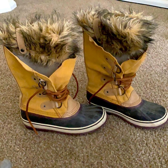 Sorel Shoes - Never worn Sorel boots!